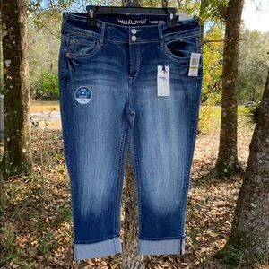 Women’s Wallflower Capris/Crop Jeans